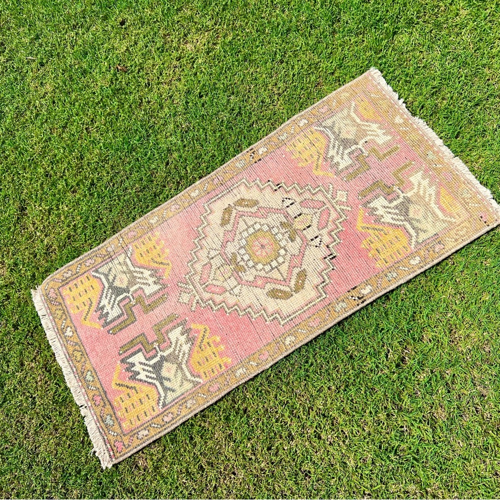 Turkish/Oushak Style Rug